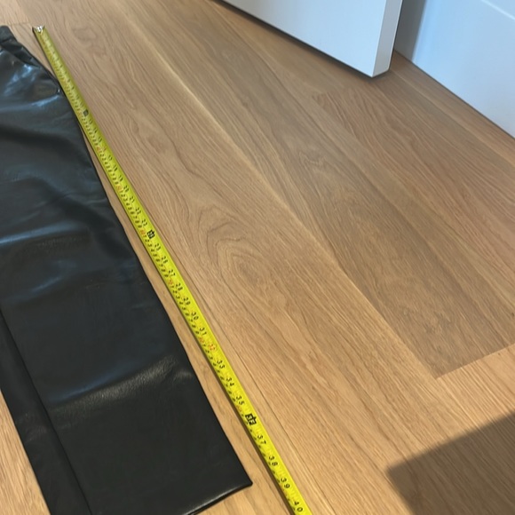 Aritzia Babaton Mid Rise leather pants. Black. Size 0 - Picture 7 of 8